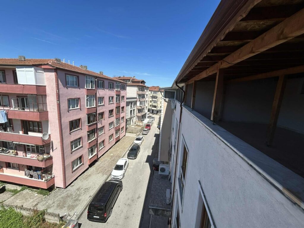 Sapanca Center'da Geniş Teraslı 3+1 — 7. fotoğraf